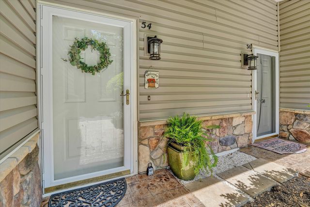 54 Windlass Pointe DR, Moneta, VA 24121