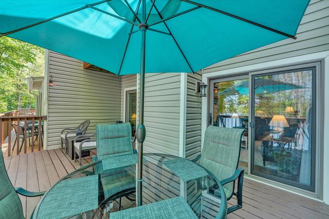 54 Windlass Pointe DR, Moneta, VA 24121