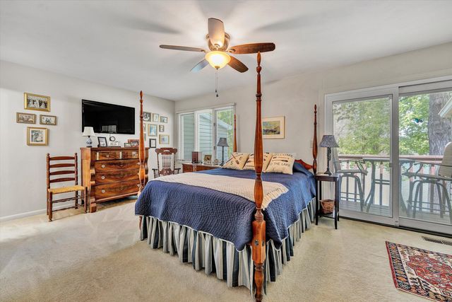 54 Windlass Pointe DR, Moneta, VA 24121