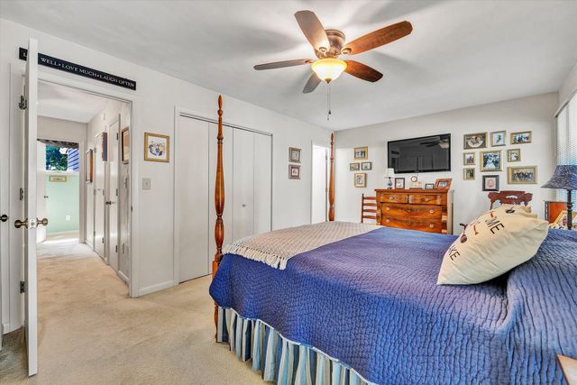 54 Windlass Pointe DR, Moneta, VA 24121