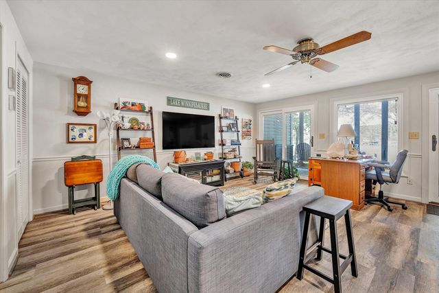54 Windlass Pointe DR, Moneta, VA 24121