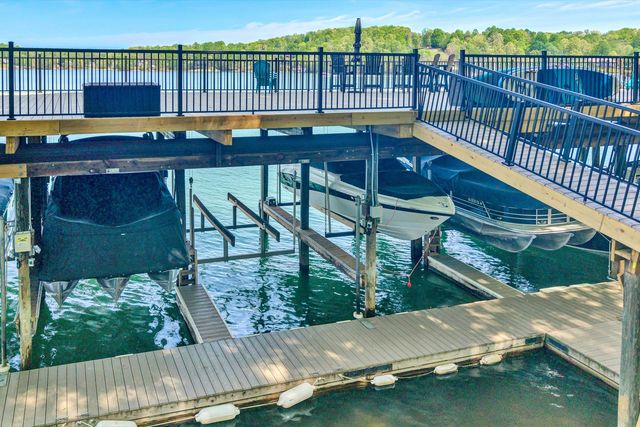 54 Windlass Pointe DR, Moneta, VA 24121