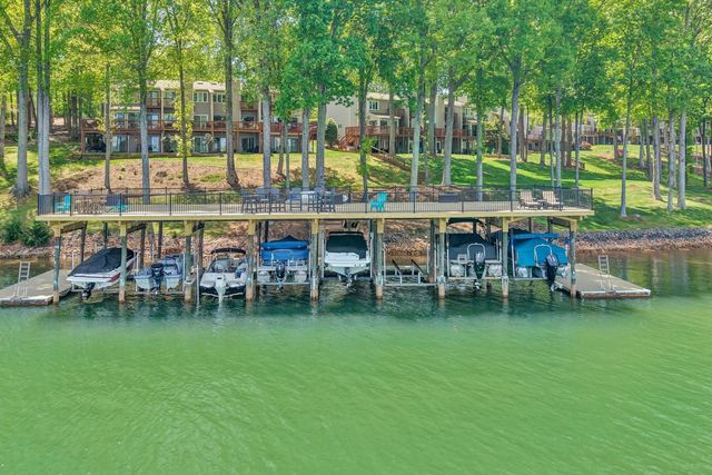 54 Windlass Pointe DR, Moneta, VA 24121