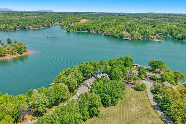 54 Windlass Pointe DR, Moneta, VA 24121