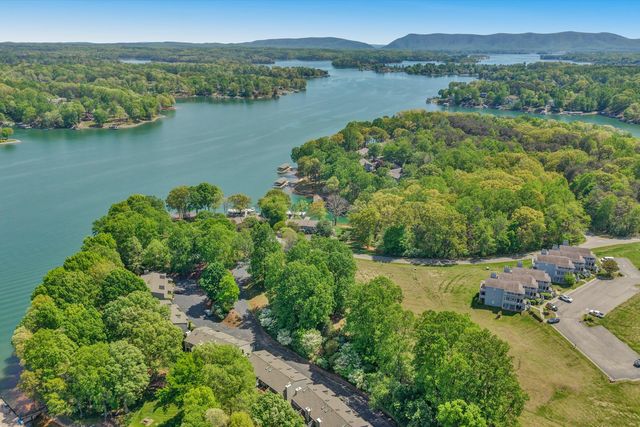54 Windlass Pointe DR, Moneta, VA 24121