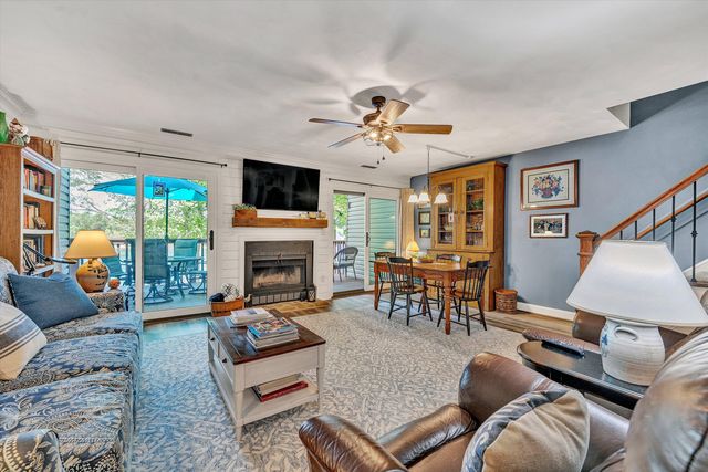 54 Windlass Pointe DR, Moneta, VA 24121