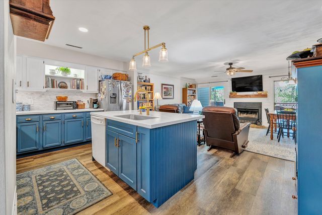 54 Windlass Pointe DR, Moneta, VA 24121