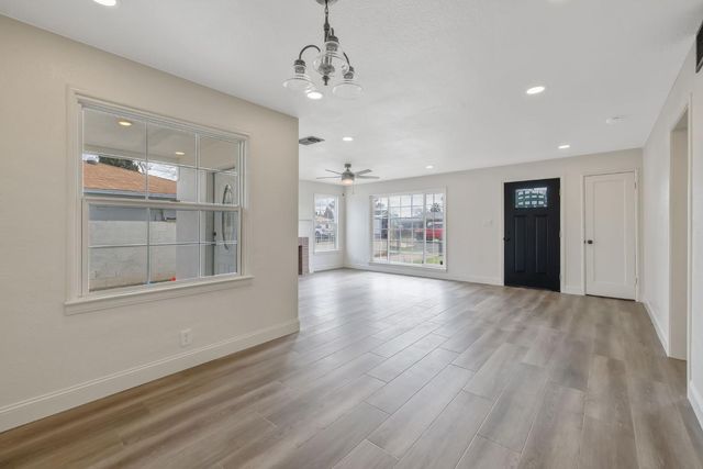 5009 E Clay Avenue, Fresno, CA 93727