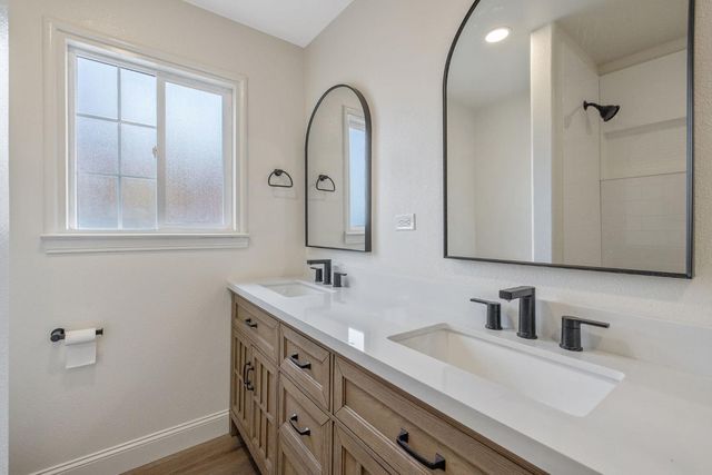 5009 E Clay Avenue, Fresno, CA 93727