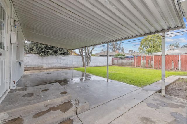 5009 E Clay Avenue, Fresno, CA 93727