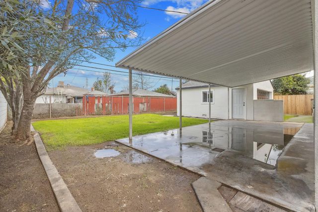 5009 E Clay Avenue, Fresno, CA 93727