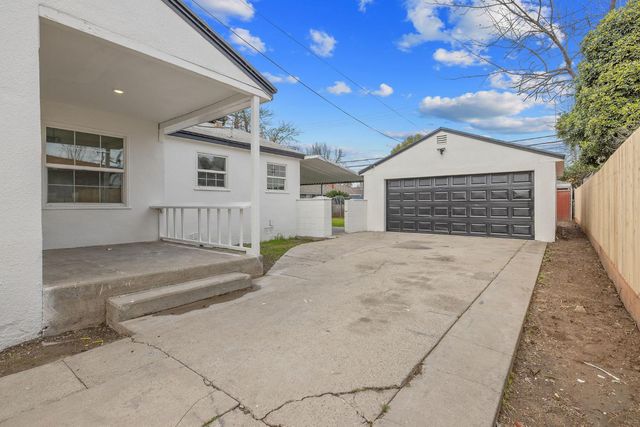 5009 E Clay Avenue, Fresno, CA 93727