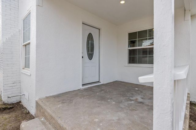 5009 E Clay Avenue, Fresno, CA 93727