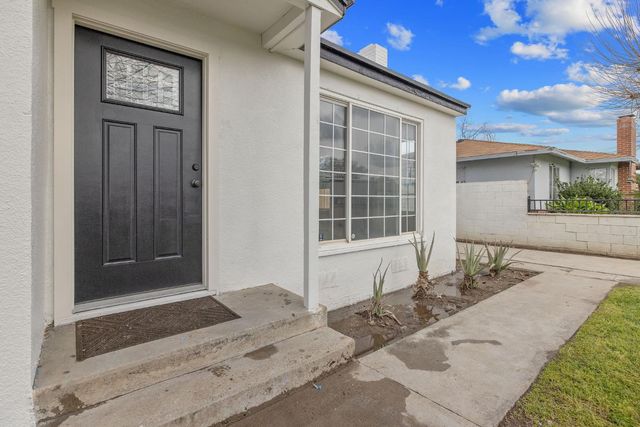 5009 E Clay Avenue, Fresno, CA 93727