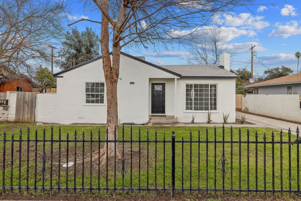 5009 E Clay Avenue, Fresno, CA 93727
