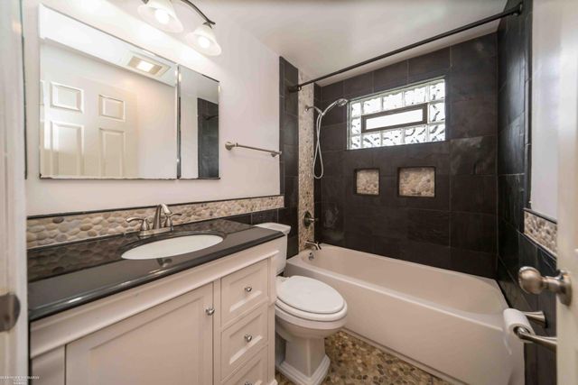 23937 Thomas Street, Warren, MI 48091