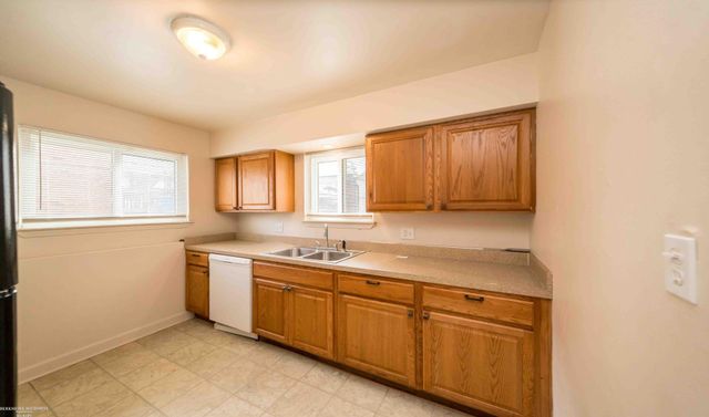 23937 Thomas Street, Warren, MI 48091