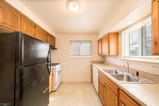 23937 Thomas Street, Warren, MI 48091