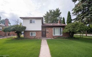 23937 Thomas Street, Warren, MI 48091
