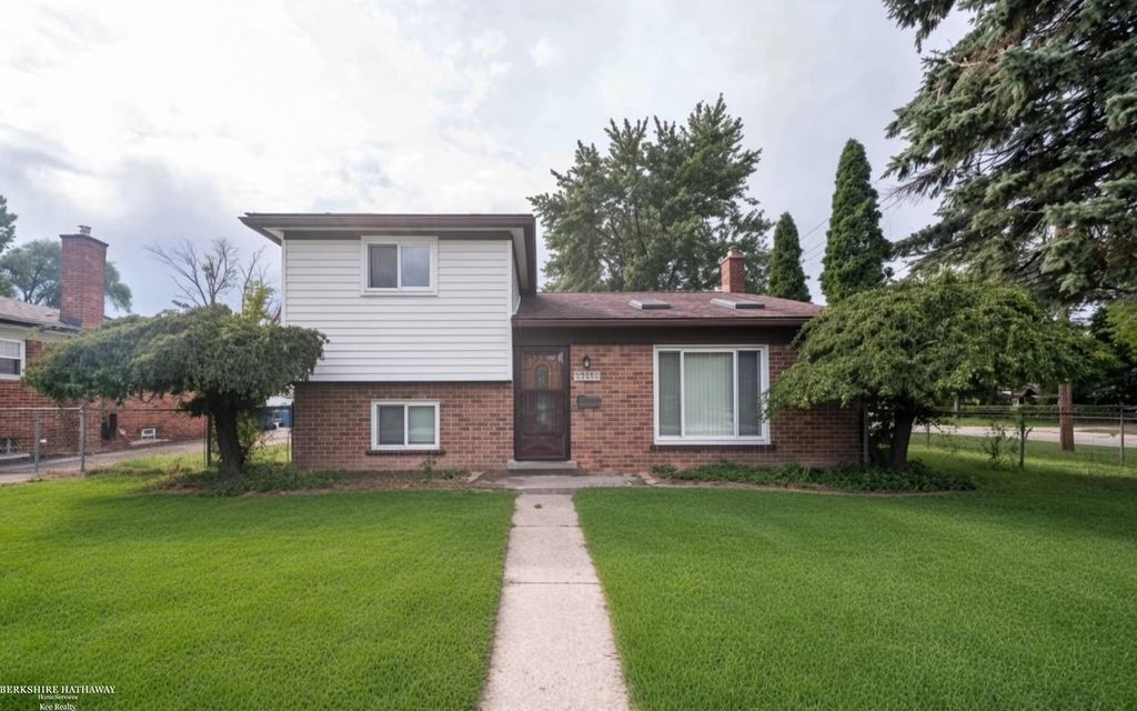 23937 Thomas Street, Warren, MI 48091