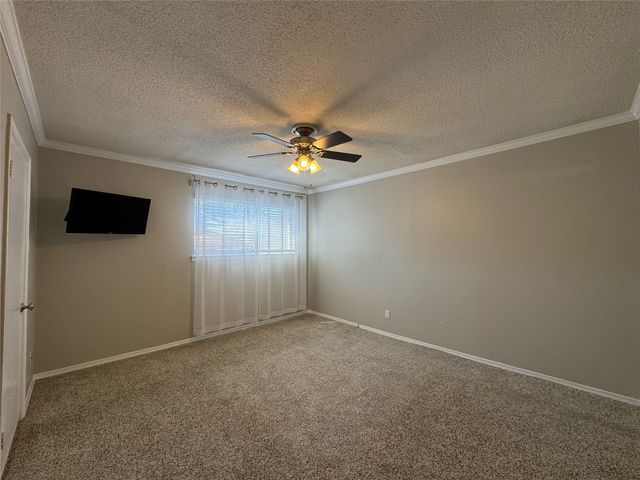 7832 Royal Lane 211, Dallas, TX 75230