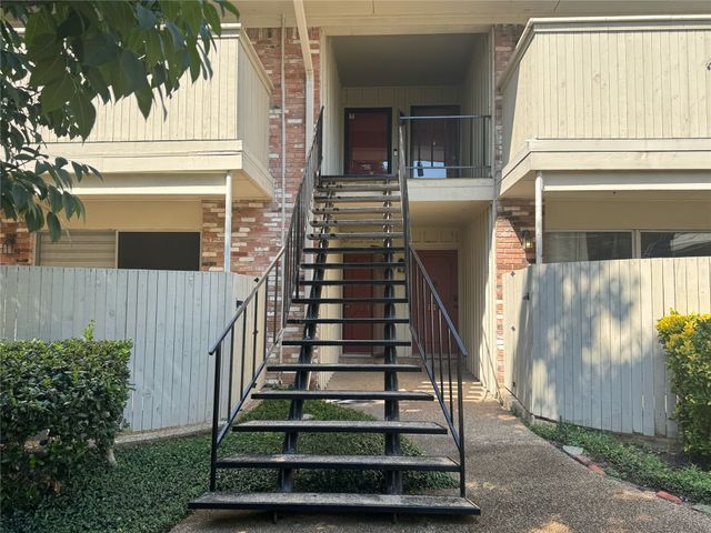 7832 Royal Lane 211, Dallas, TX 75230
