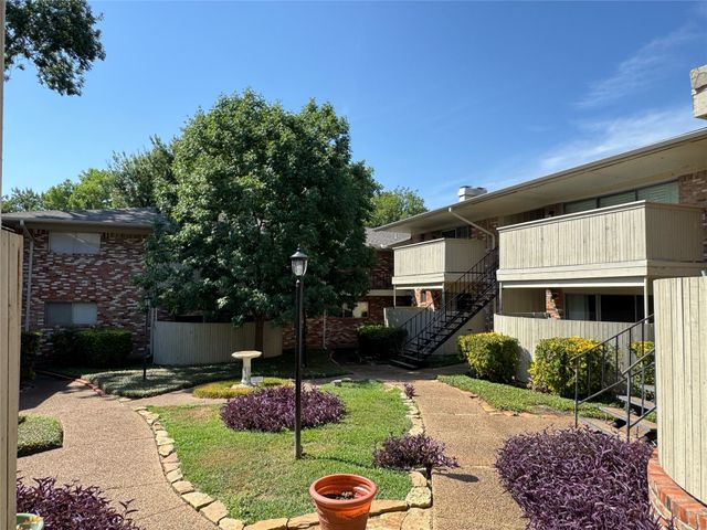 7832 Royal Lane 211, Dallas, TX 75230