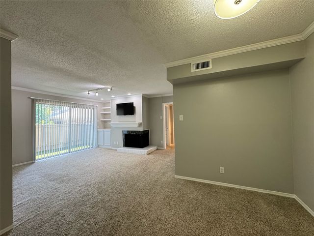 7832 Royal Lane 211, Dallas, TX 75230