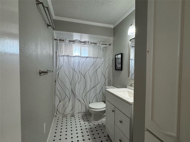 7832 Royal Lane 211, Dallas, TX 75230