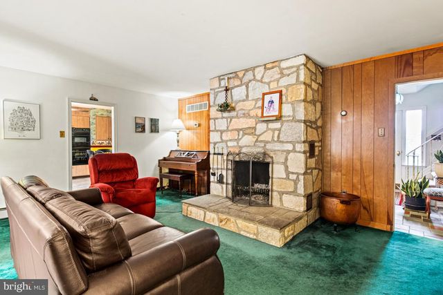 1758 GREEN BRIAR DR, Worcester, PA 19490