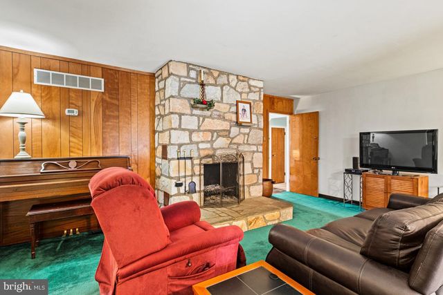 1758 GREEN BRIAR DR, Worcester, PA 19490