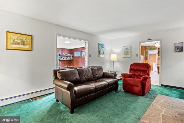 1758 GREEN BRIAR DR, Worcester, PA 19490