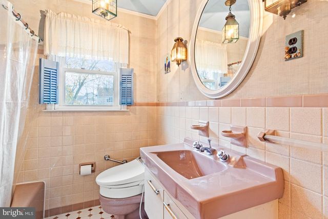 1758 GREEN BRIAR DR, Worcester, PA 19490