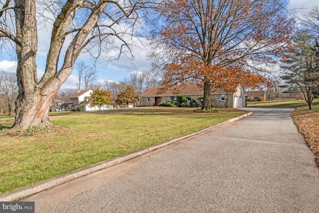 1758 GREEN BRIAR DR, Worcester, PA 19490