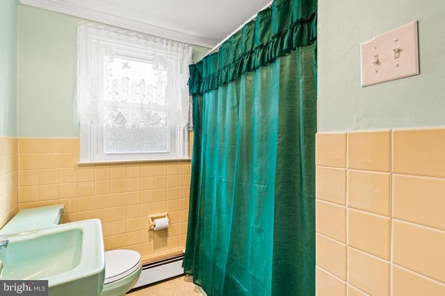 1758 GREEN BRIAR DR, Worcester, PA 19490