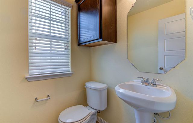 141 Leon River LOOP, Hutto, TX 78634