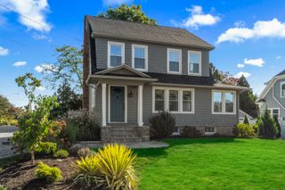 130 Ocean View Avenue, Groton, CT 06355