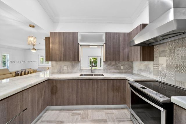 10570 SW 56th Ter, Miami, FL 33173