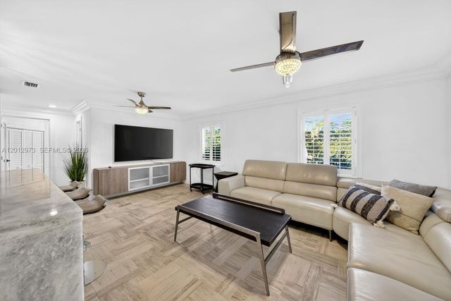 10570 SW 56th Ter, Miami, FL 33173