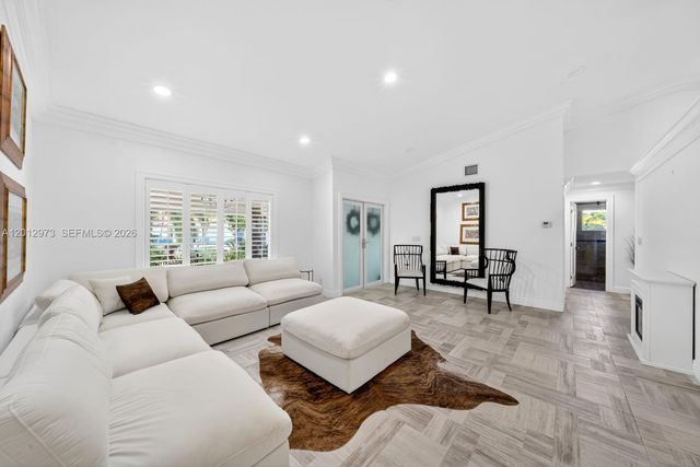 10570 SW 56th Ter, Miami, FL 33173