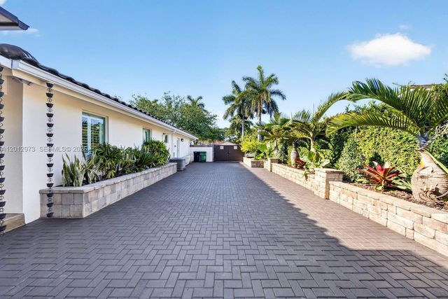 10570 SW 56th Ter, Miami, FL 33173