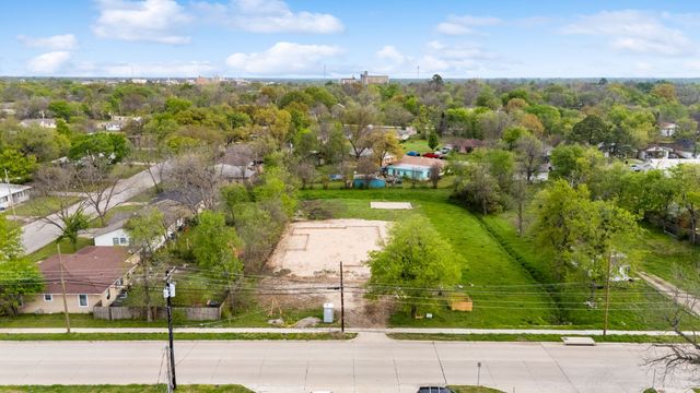 2102 Stanford Street, Greenville, TX 75401