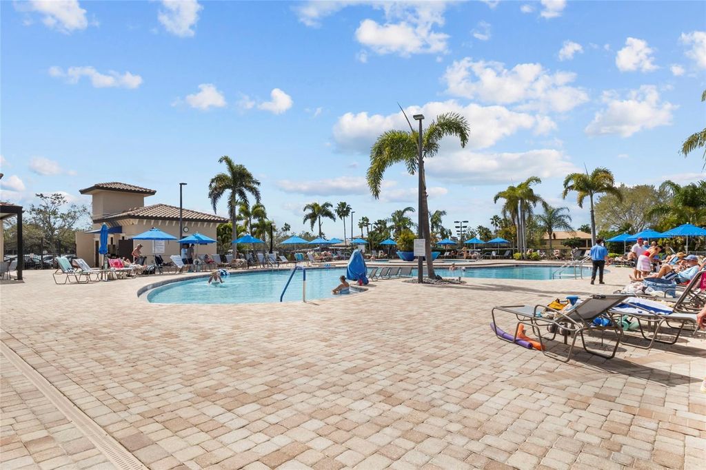 Image 11 of property listing at 7019 RIVER HAMMOCK DRIVE 406, Bradenton, FL 34212