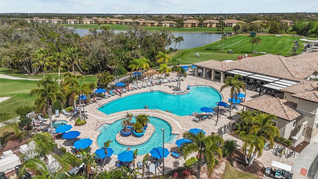 Image 12 of property listing at 7019 RIVER HAMMOCK DRIVE 406, Bradenton, FL 34212