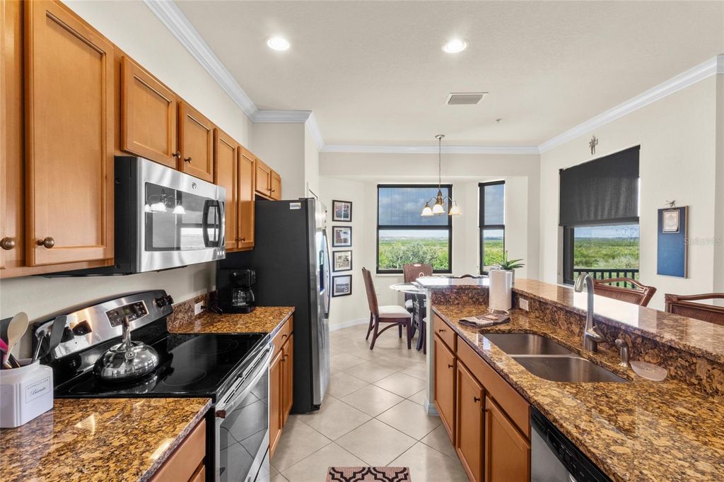 Image 26 of property listing at 7019 RIVER HAMMOCK DRIVE 406, Bradenton, FL 34212