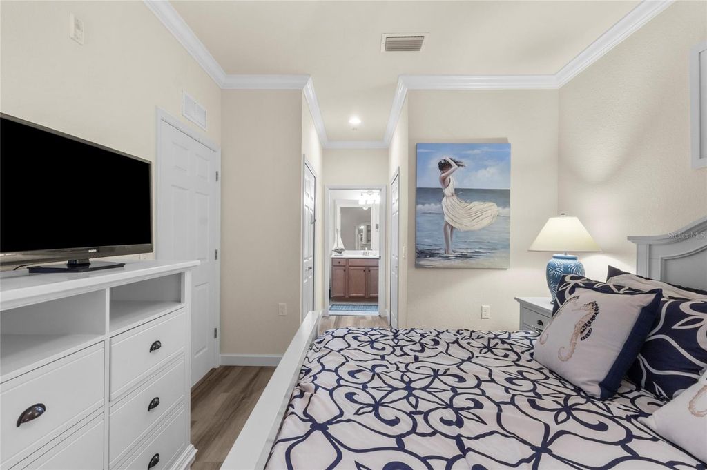 Image 36 of property listing at 7019 RIVER HAMMOCK DRIVE 406, Bradenton, FL 34212