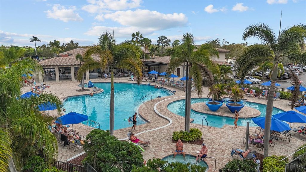 Image 10 of property listing at 7019 RIVER HAMMOCK DRIVE 406, Bradenton, FL 34212