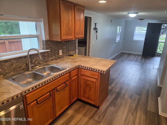 70 ROBERT Street, Atlantic Beach, FL 32233