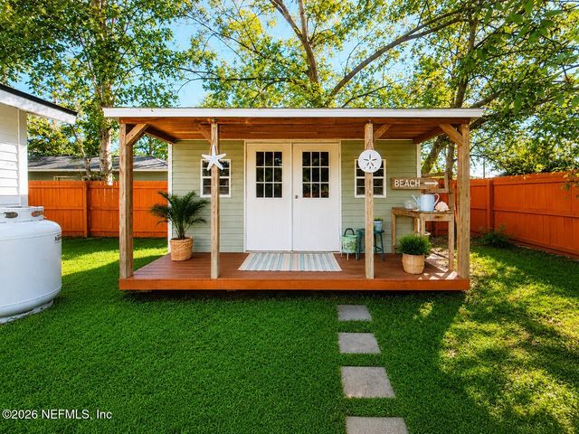 70 ROBERT Street, Atlantic Beach, FL 32233