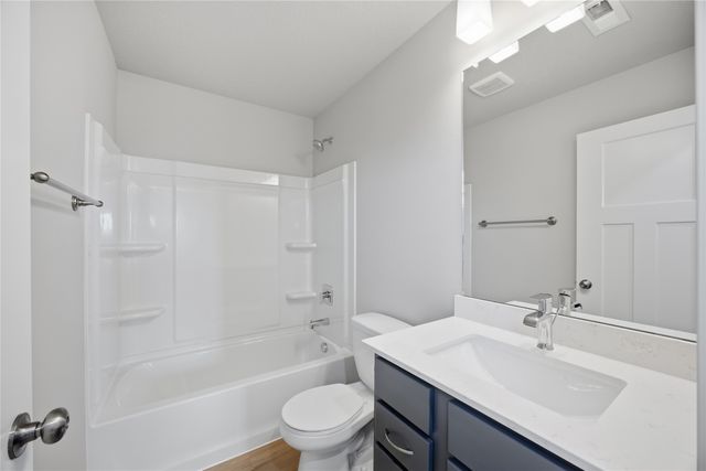 1476 S 91st Street, West Des Moines, IA 50266